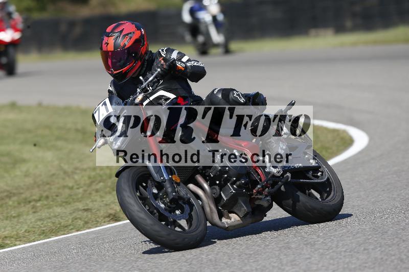 /Archiv-2025/49 26.08.2025 Cornu Master School ADR/gruen-vert/71